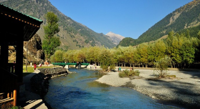 TrendMantra article82_3-690x377 6 Definitely Must Visit Places In Kashmir 