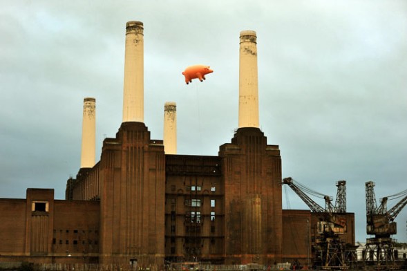 TrendMantra article149_2-589x392 Roger Waters: The Iconic Star Behind Pink Floyd 