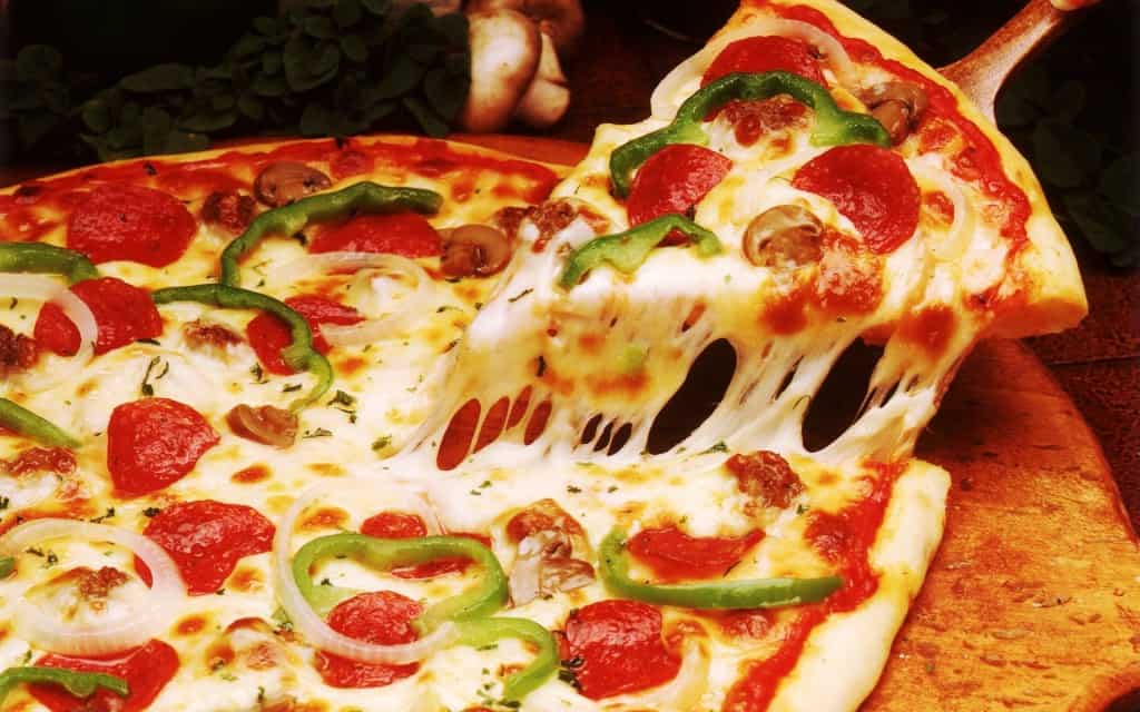 TrendMantra article212_2-1024x640 12 Awesome Pizza Places To Try In Mumbai 