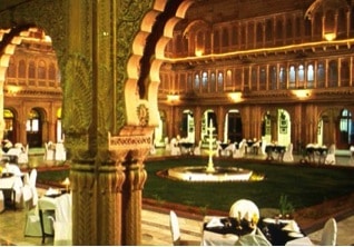 TrendMantra article_256_10 14 Palaces Where You Can Get Married Like Royalty 