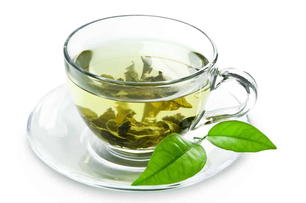 TrendMantra article_287_1 Is Green Tea Really Better Than Black Tea? Read To Find Out 