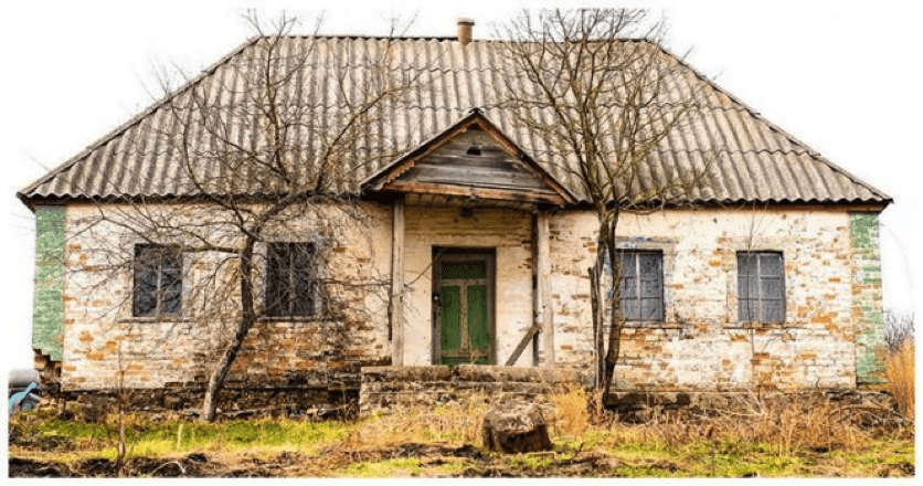 TrendMantra article_405_1 Creepy: Photographer Found Strange Things In This Abandoned House 