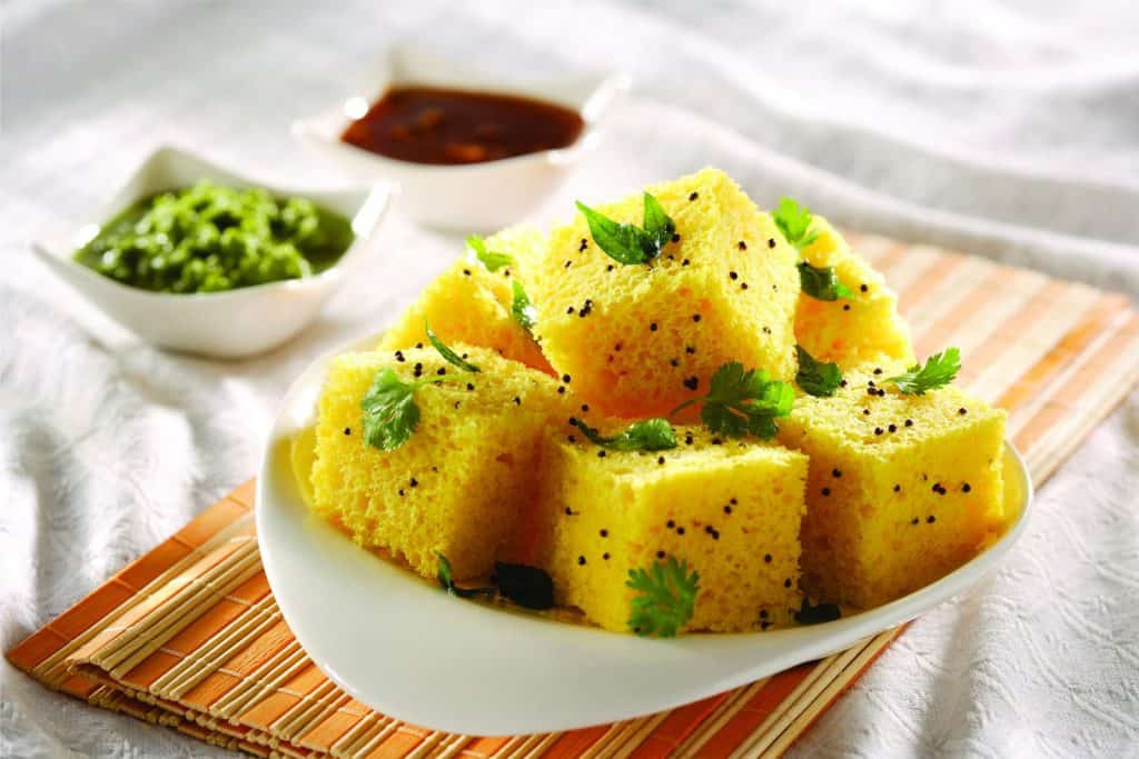 TrendMantra article_434_6-1024x683 15 Gujarati Cuisine Specialties That You Absolutely Need To Try If You Haven't Already 
