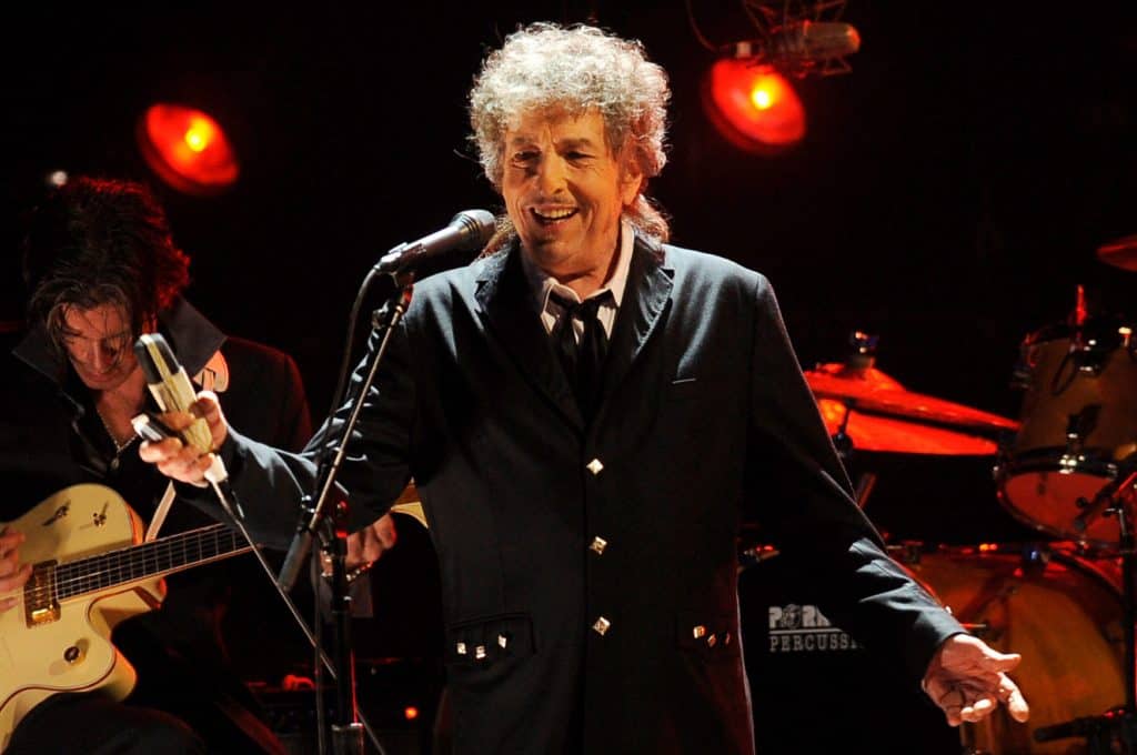 TrendMantra article_458_2-1024x680 Mr Tambourine Man (AKA Bob Dylan) Wins Nobel Laureate After Winning Hearts 