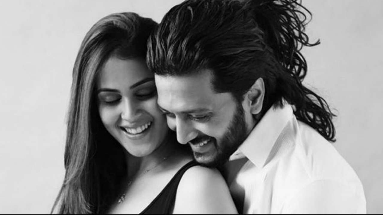 TrendMantra 933860-riteish-deshmukh-genelia-d-souza 10 Beautiful Bollywood Couples Who Look As Ravishing In Real Life As On Screen 