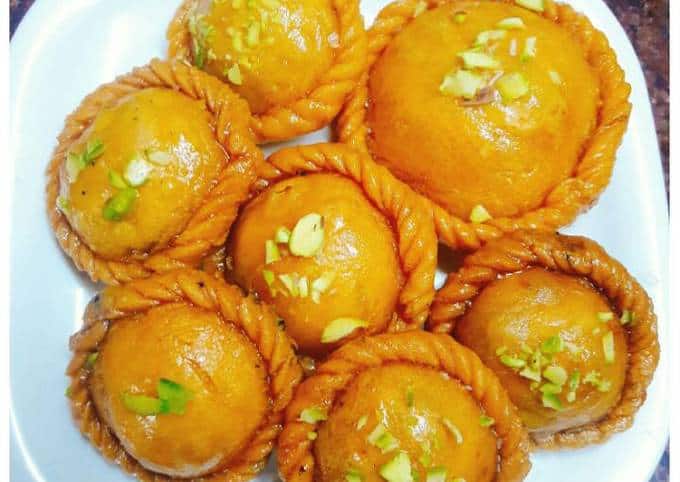 TrendMantra chandrakala-mithai-recipe-main-photo 17 Mouth Watering Bihari Food Delicacies That Need To Be Tried At Least Once 