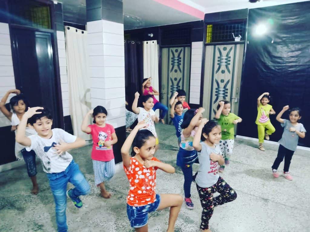 Best Dance Classes in Noida Complete Details 2023 TrendMantra